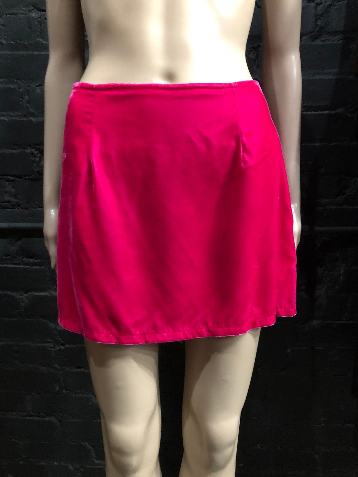 Hot pink skirt 90s 2025